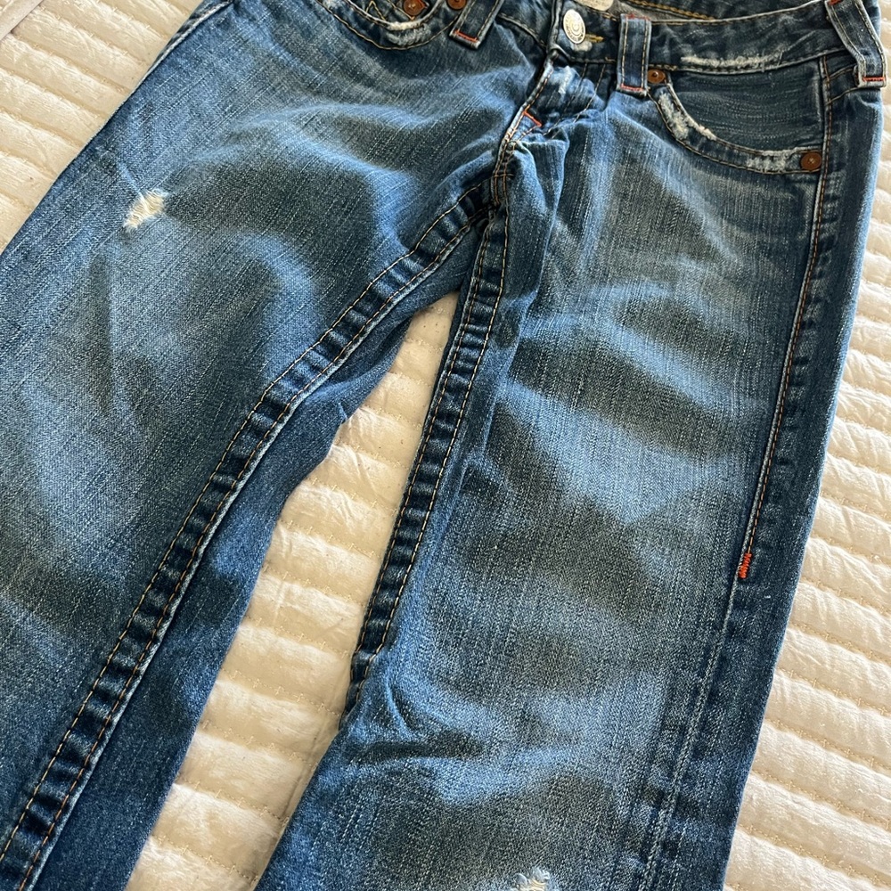 True Religion size 26 bootcut worn look . Inseam 28 inches . Excellent condition - Picture 5 of 9